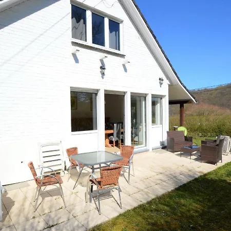Relaxing In With Fenced Garden Villa *